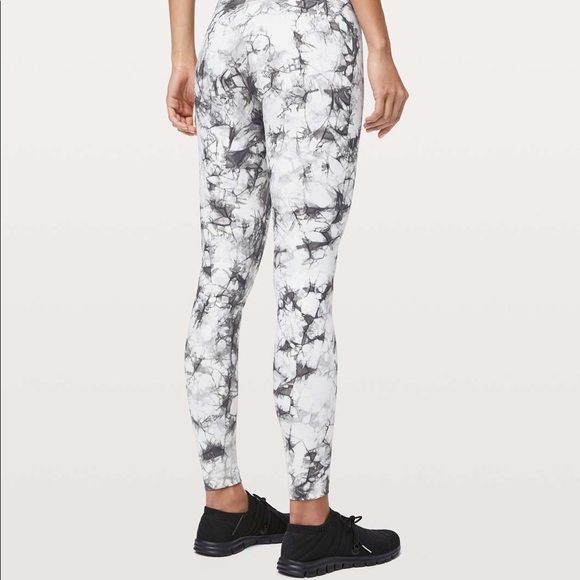 Lululemon Wunder Under HR Dual Shibori FO Luxtreme 28" Antique White Baltic Grey - Picture 1 of 5